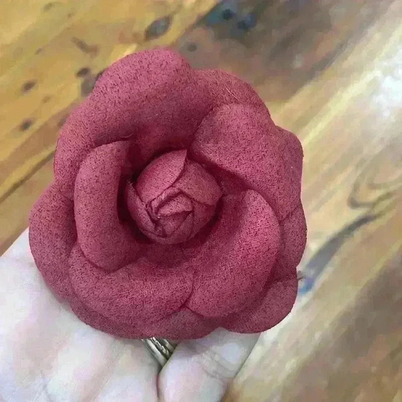 Vintage flower brooches green leather red brown beaded - Picture 4 of 5